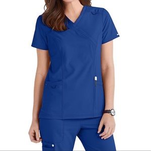 ELLE scrub top